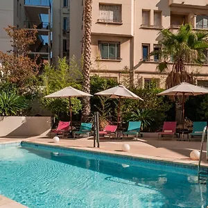 Hotel Centre By Ihg, Tolón